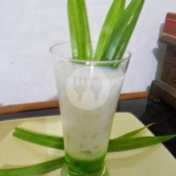 Iced Pandan Fresh Milk