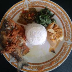 Nasi Bawal Goreng
