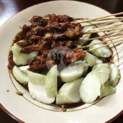 Sate Ayam                Tipat