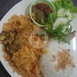 Nasi Ayam Kremess Urap