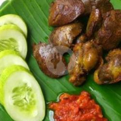 Lalapan Ati Ampela Goreng