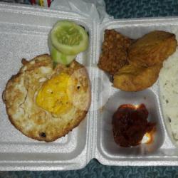 Penyetan Nasi Telor Ceplok / Dadar / Terong