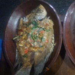 Ikan Gurami Penyet Lalapan