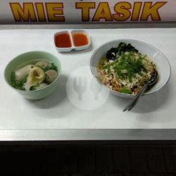 Mie Baso Yamin Manis Pangsit