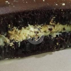 Martabak Coklat Keju Hitam Legit