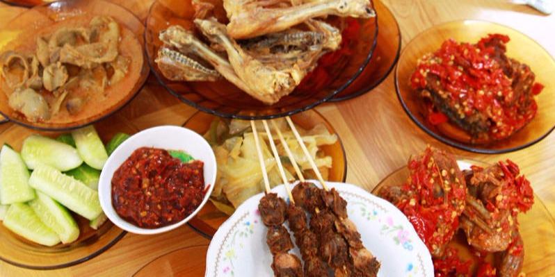 Rumah Makan Khas Palembang STD (Sarinande Tempo Doeloe)