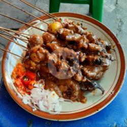 Sate Telor Kulit 10 Tusuk   Lontong