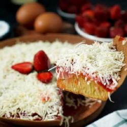 Martabak Manis Keju Strawberry