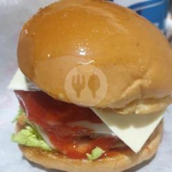 Burger Ayam Crispy   Telur   Keju