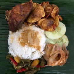 Nasi   Ikan Goreng