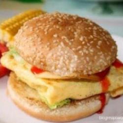 Burger Egg, Isi Sosis Dan Kentang Goreng