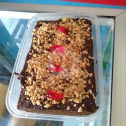 Brownis Coklat Lumer Kacang