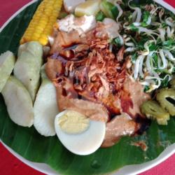 Gado Gado Lontong Telor Setengah Kertas Nasi