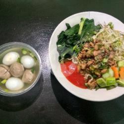 Kwetiaw Baso Pangsit Rebus