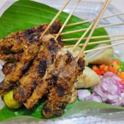 Lontong Sate Ayam Kelapa