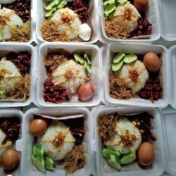 Nasi Uduk Plus Telor