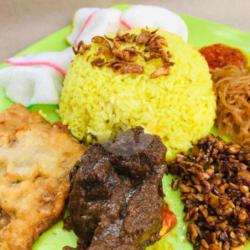 Nasi Kuning Ati Ampela   Gorengan