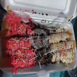 Pisang Roll Strawberry Coklat Tiramisu