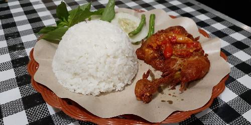 Daftar Harga Menu Delivery Ayam Penyet Korek Mang Encum, Sirimau, Ambon ...