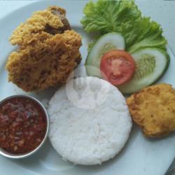 Nasi Ayam Kremes