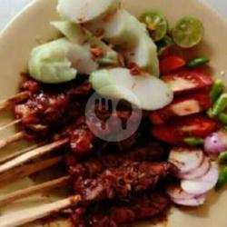 Sate Kambing Bumbu Kecap   Lontong