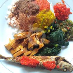 Nasi  Ikan Kembung Layang,sayur,sambel