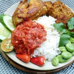 Nasi Ayam Goreng Sambal Petee