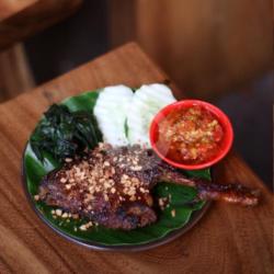 Bebek Bakar Bumbu Kacang Paha