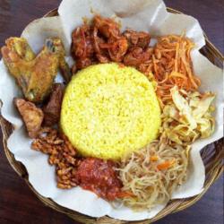 Paket Nasi Kuning Super (semur Jengkol  Ayam Telor  Sayur)