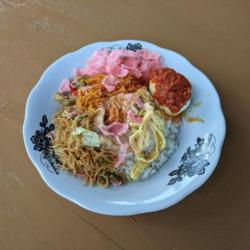 Nasi Gurih/nasi Uduk   Telur