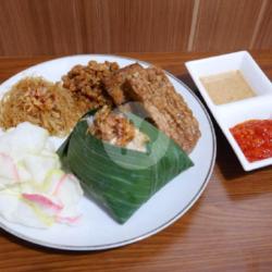 Nasi Putih Komplit   Semur Tempe/tahu