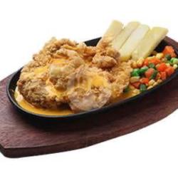 Crispy Chicken Steak Cheese Sauce