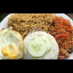 Nasi Ayam Telor Mie Geprek