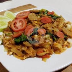 Kwetiau Goreng Ayam Bakso Sosis