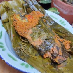 Pepes Ikan Mas