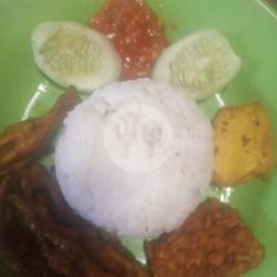 Nasi Ceker Tahu Tempe