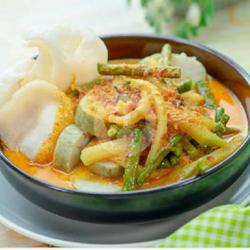 Lontong Sayur Plus Telor