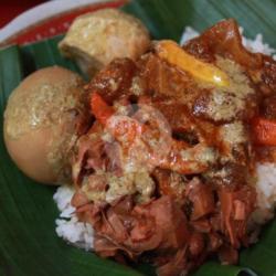 Nasi Gudeg Krecek Mercon Dada Telur Tahu