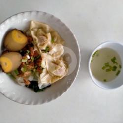 Kwetiaw Pangsit Telur