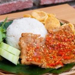 Paket D :tempe Penyet Nasi Lalapan Terong Goreng