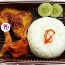 Nasi Uduk Ayam Goreng