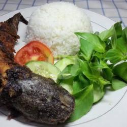 Nasi Uduk Lele Lalapan Sambel