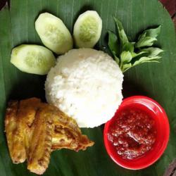 Paket Nasi Ayam Goreng Sambal Lalapan   Es Teh / Teh Hangat
