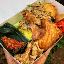 Nasi Kuning   Paru Sapi