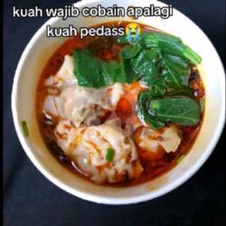 Pangsit Kuah Pedas