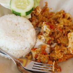 Ayam Geprek (nasi, Sambal Bawang,lalapan, Tempe Goreng)