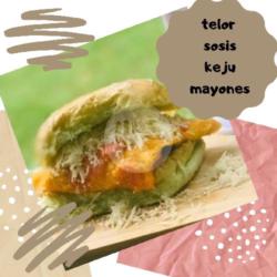 Roti Kuro Kukus/bakar Telur Sosis Keju Mayonaise