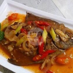 Ikan Bawal Laut Saus Tiram