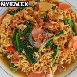 Mie Indomie Nyemek