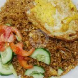 Nasi Goreng Dengan Irisan Ayam Telor Pisah